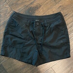 The North Face Women's Black Performance Shorts 10 EUC